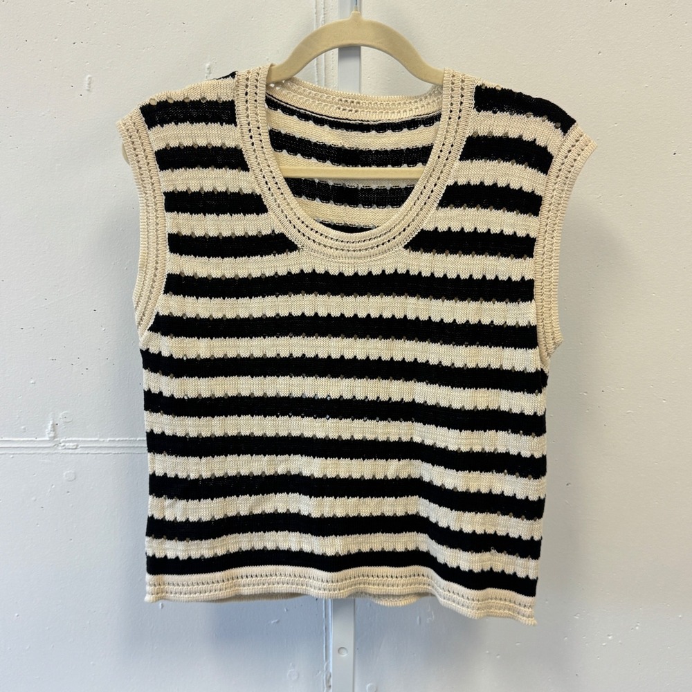 Commense Black Cream Striped Knit Sweater Vest Top Scoop Neck OA221220020 Summer